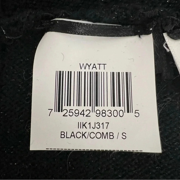 BCBG MAXAZRIA Batwing V-neck Sweater Black metallic Knit Size S NEW - Picture 9 of 11